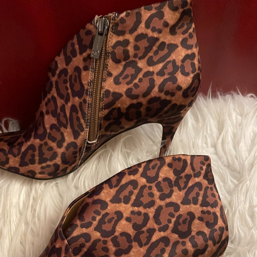 Jessica Simpson Booties. New Size 8 Leopard Print. High heels.